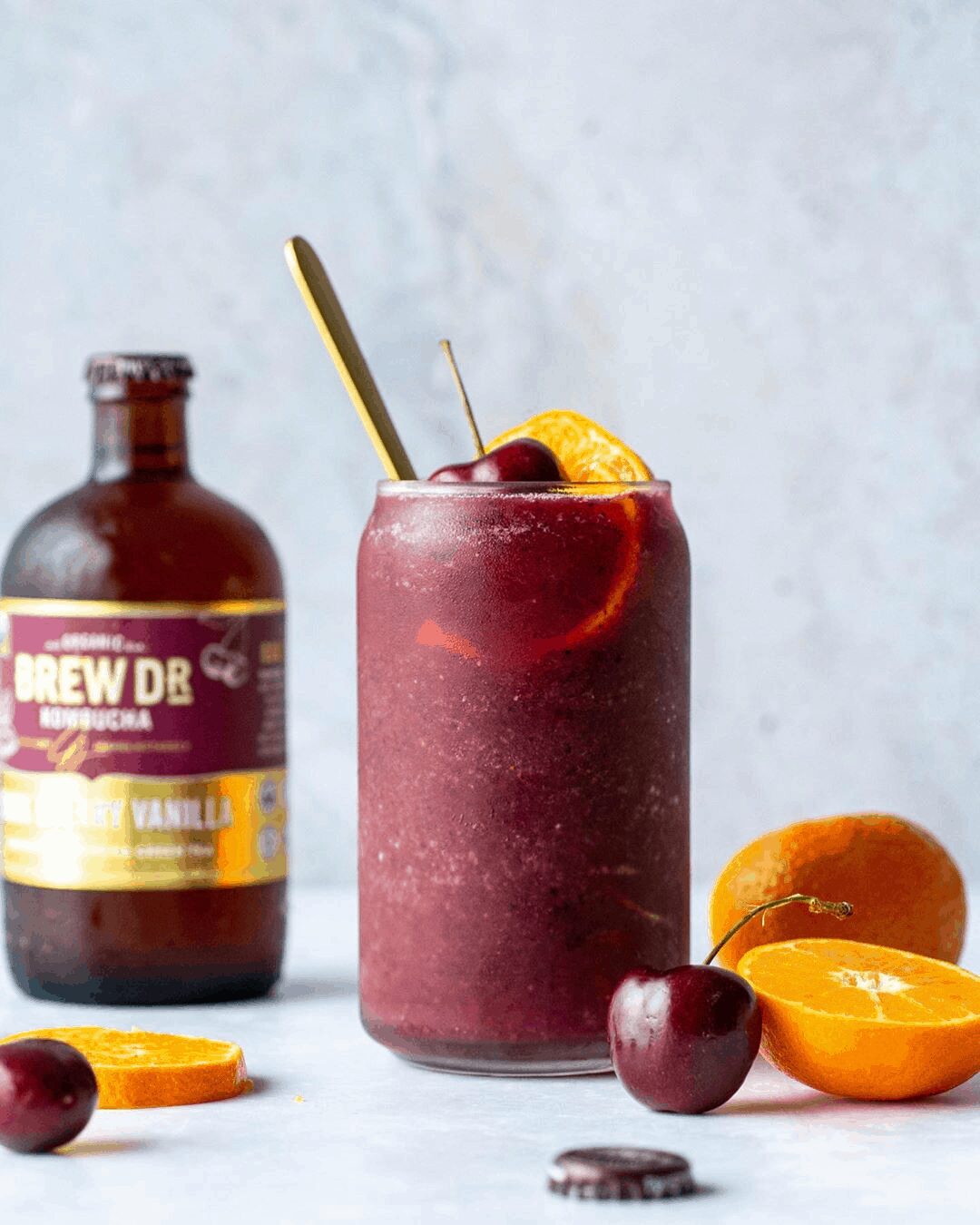 brewdr We're toasting to the end of summer with this mouthwatering kombucha slushie by @nyssas_kitchen! 🍒⁠⠀ ⁠⠀ 1 cup frozen mixed berries ⁠⠀ 4 ice cubes ⁠⠀ Juice of 1 tangerine ⁠⠀ 1 cup of @brewdr kombucha Dark Cherry Vanilla ⁠⠀ ⁠⠀ ⁠⠀ Blend everything together, starting on a low speed and gradually increasing until smooth. Pour into a glass and garnish with some extra fruit. Enjoy!!⁠⠀