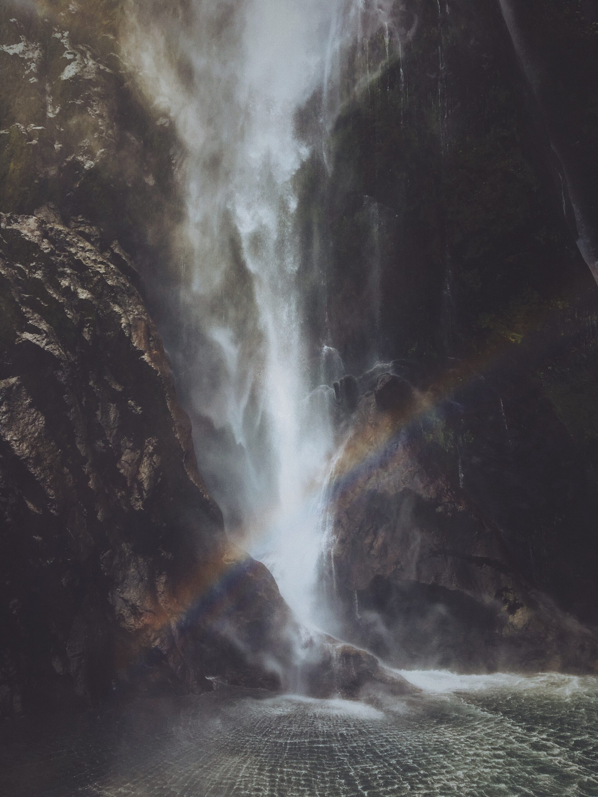 jeff-finley-Waterfall rainbow image-unsplash
