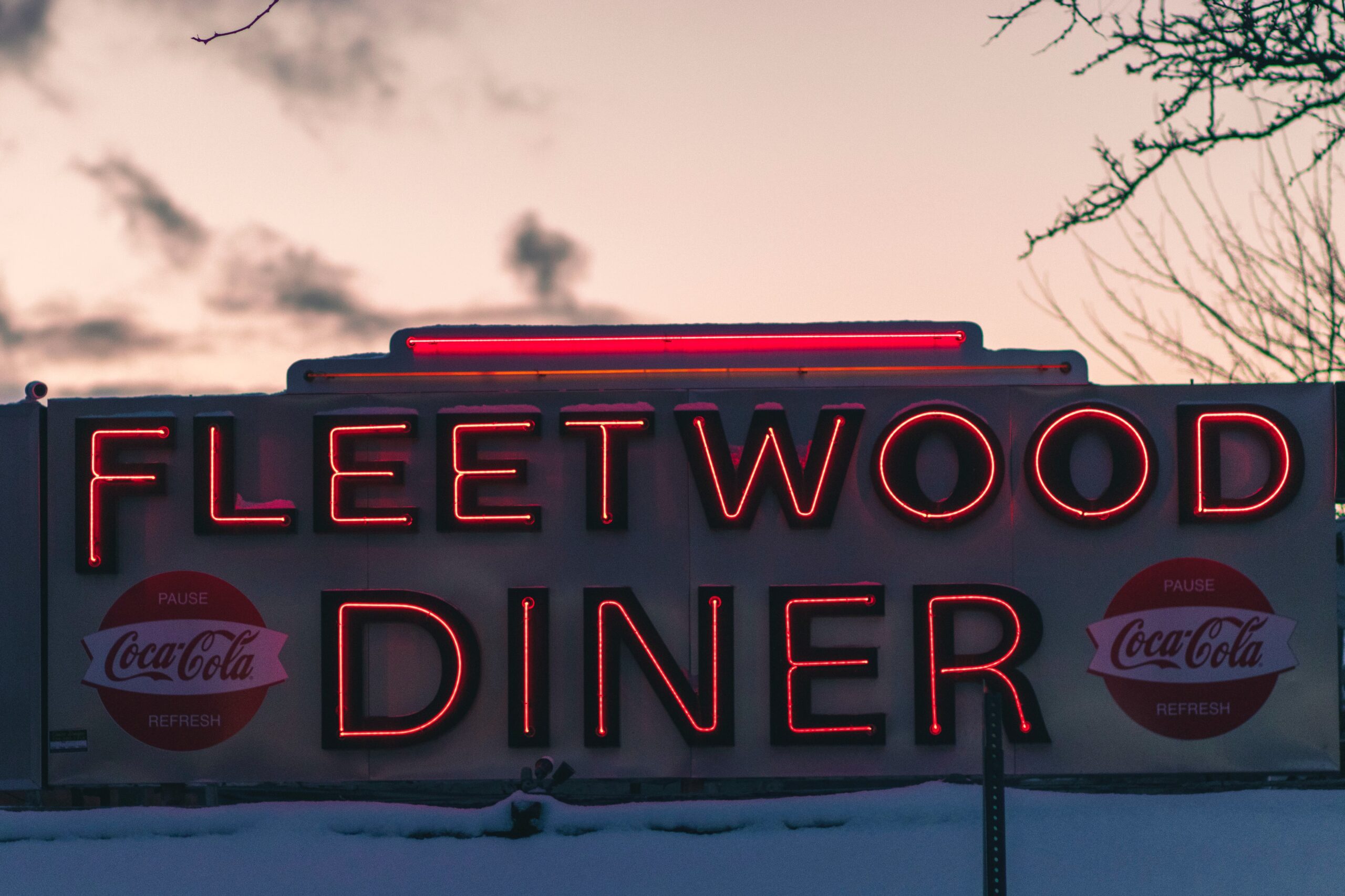 rebecca-peterson-hall-Fleetwood Diner at 300 S Ashley St, Ann Arbor MI, 48104*unsplash