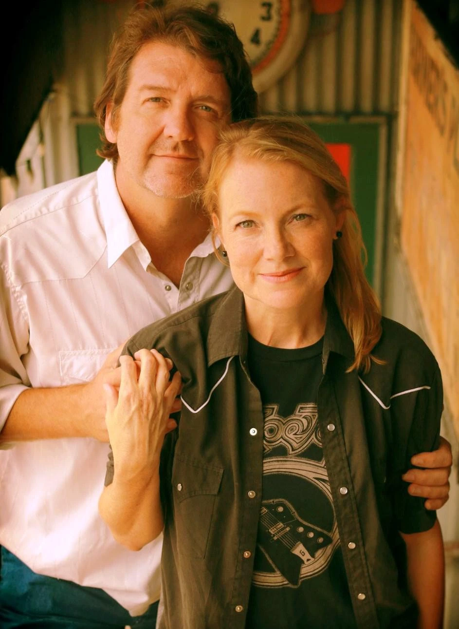 Bruce Robison and Kelly Willis bring their Holiday Shindig to Gruene Hall on Dec. 2, 2017