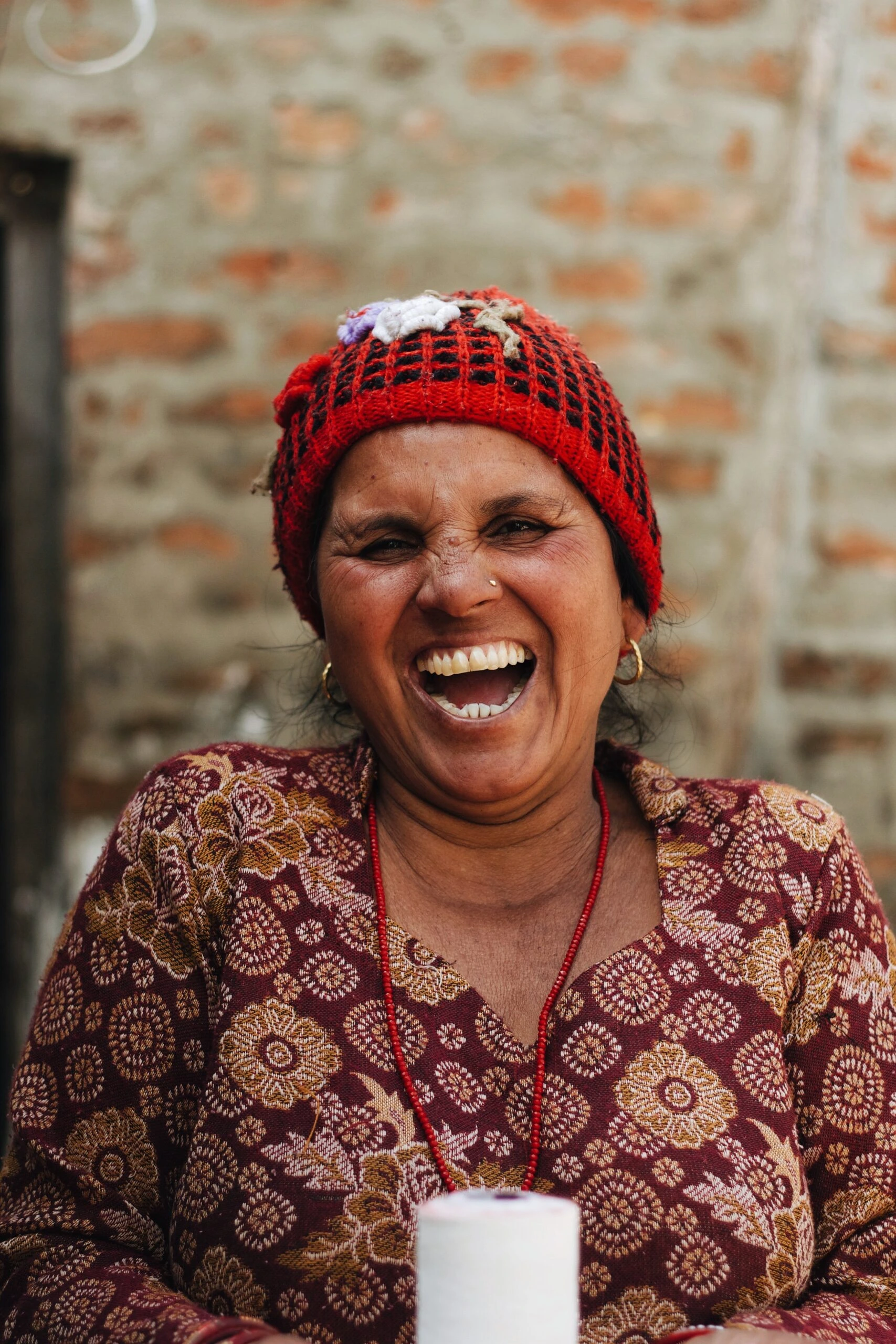 janaya-dasiuk-Woman Laughing-unsplash