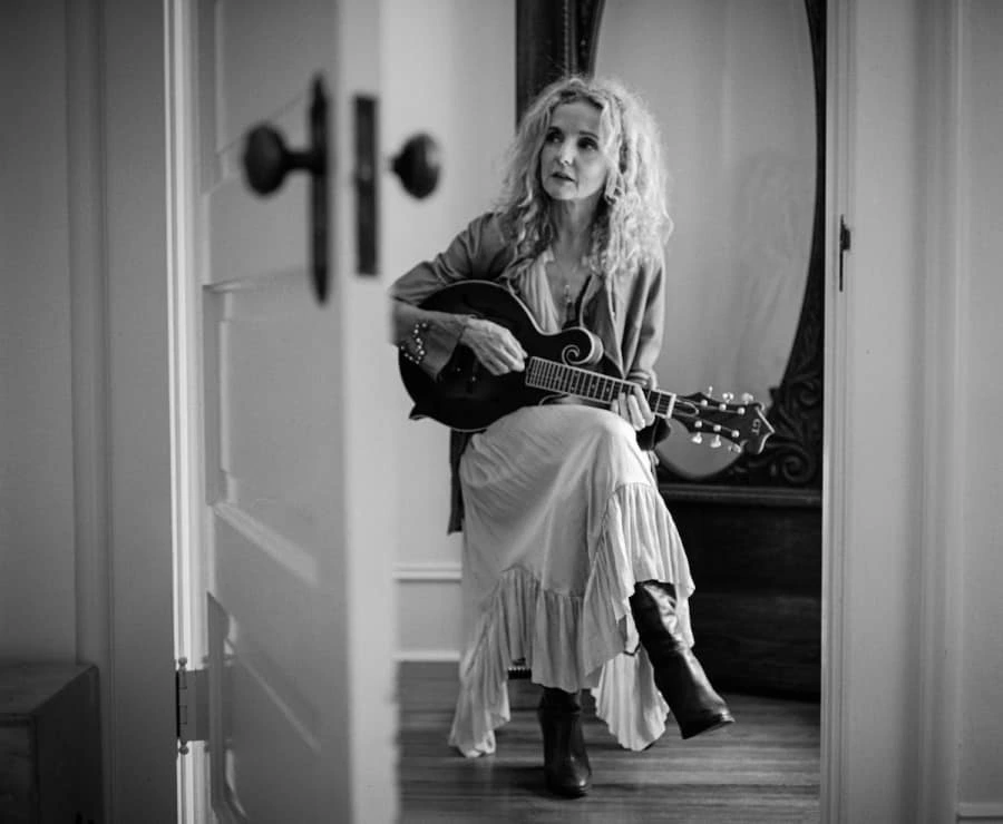 Patty Griffin with acoustic in room b&W