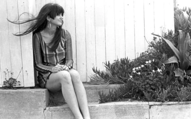 Now Linda Ronstadt, the song whisperer, and genre surfer.
