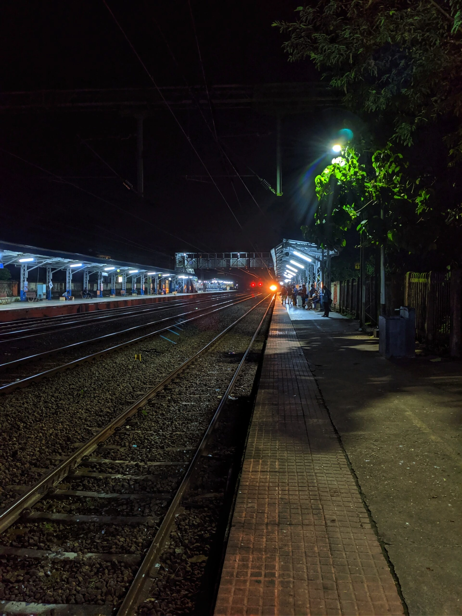 vishnu-prasad-late night train coming thru stationunsplash