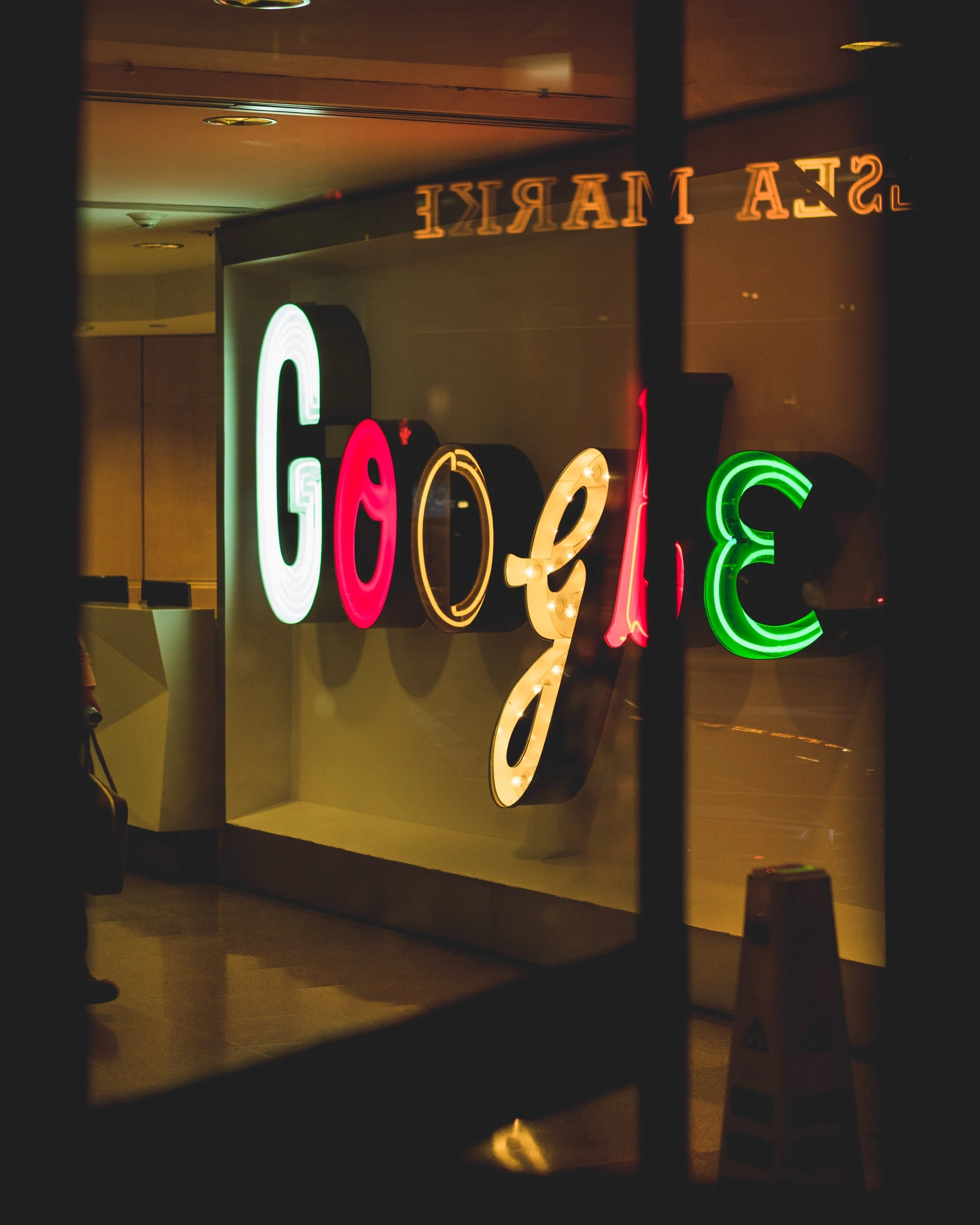 arthur-osipyan-Google Neon Office interior sign -unsplash