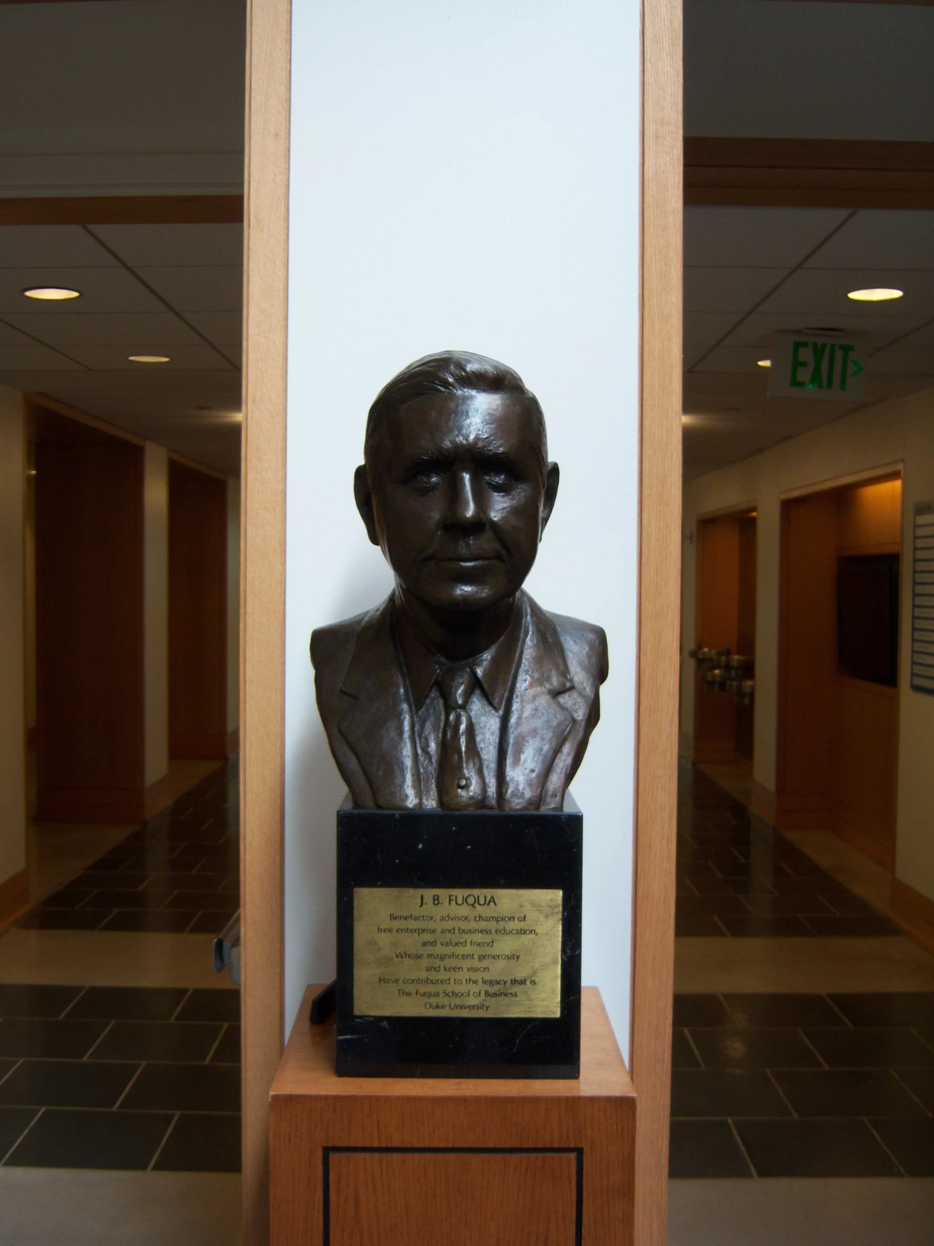A_Bust_of_J.B._Fuqua_in_the_Hall_of_Flags_at_the_Fuqua_School_of_Business