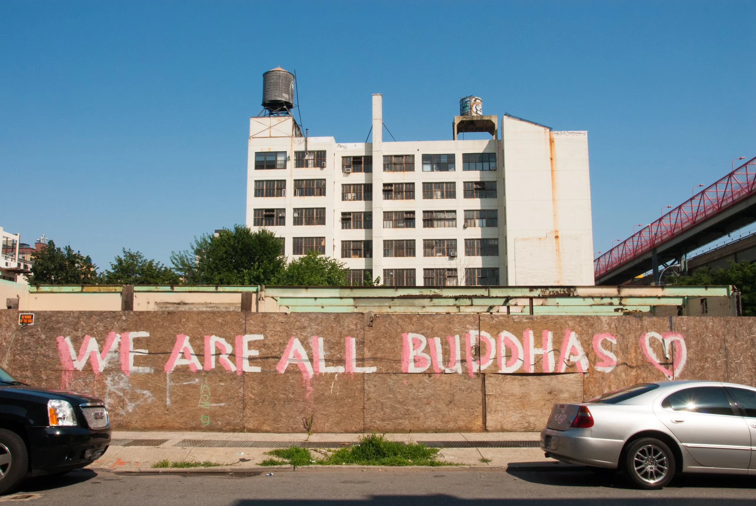 kevin-bluer-Brooklyn NYC we are All buddhas graffiti-unsplash