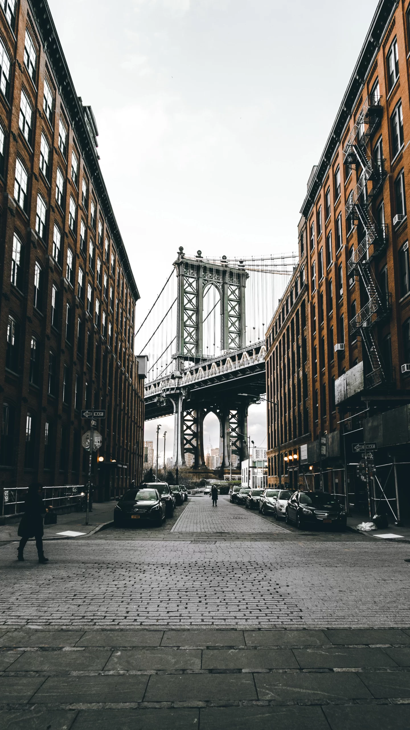 Published on September 21, 2019 SONY, ILCE-6300 Free to use under the Unsplash License Manhattan Bridge, Brooklyn - New York City - NY
