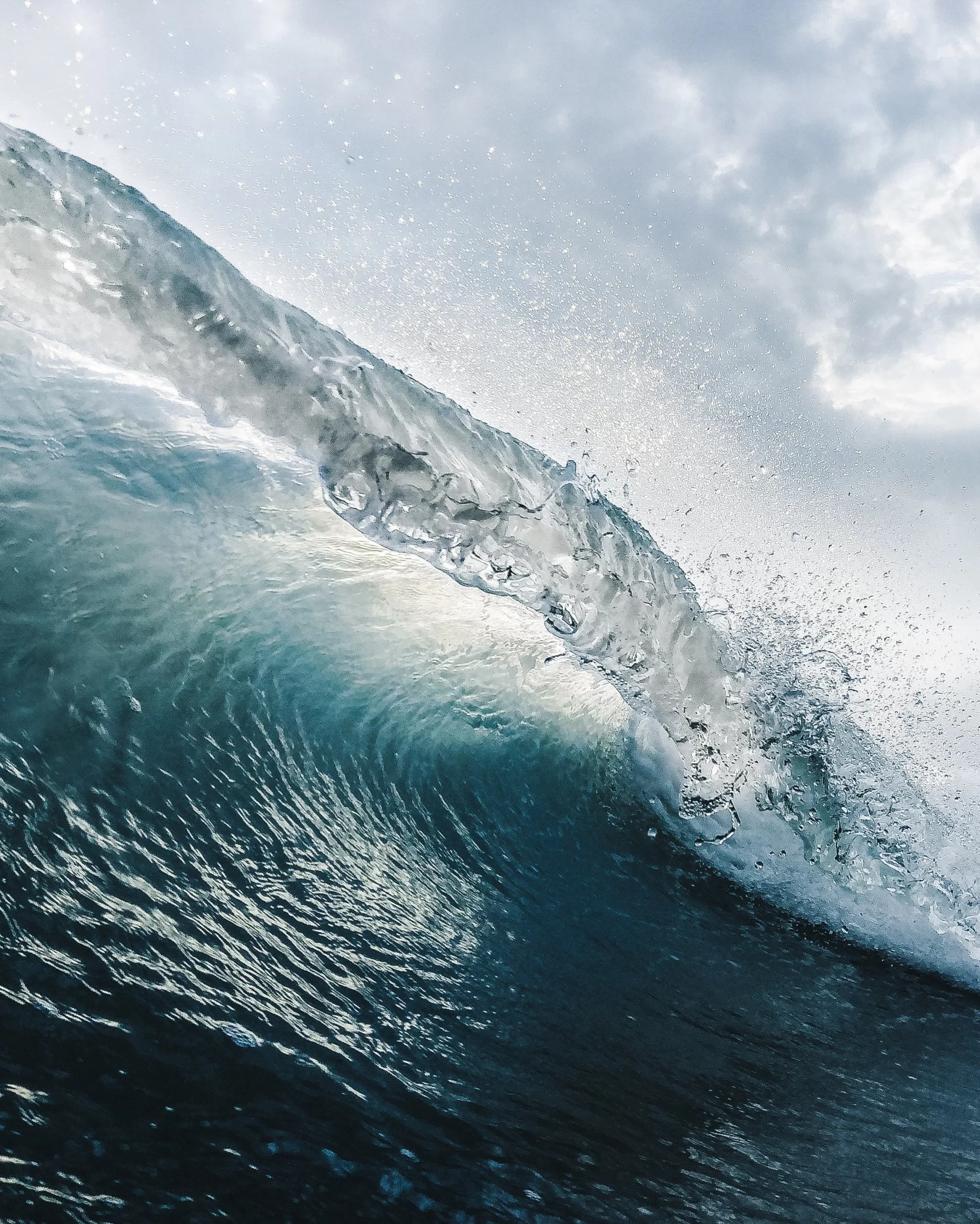 silas-baisch-Ocean wave unsplash