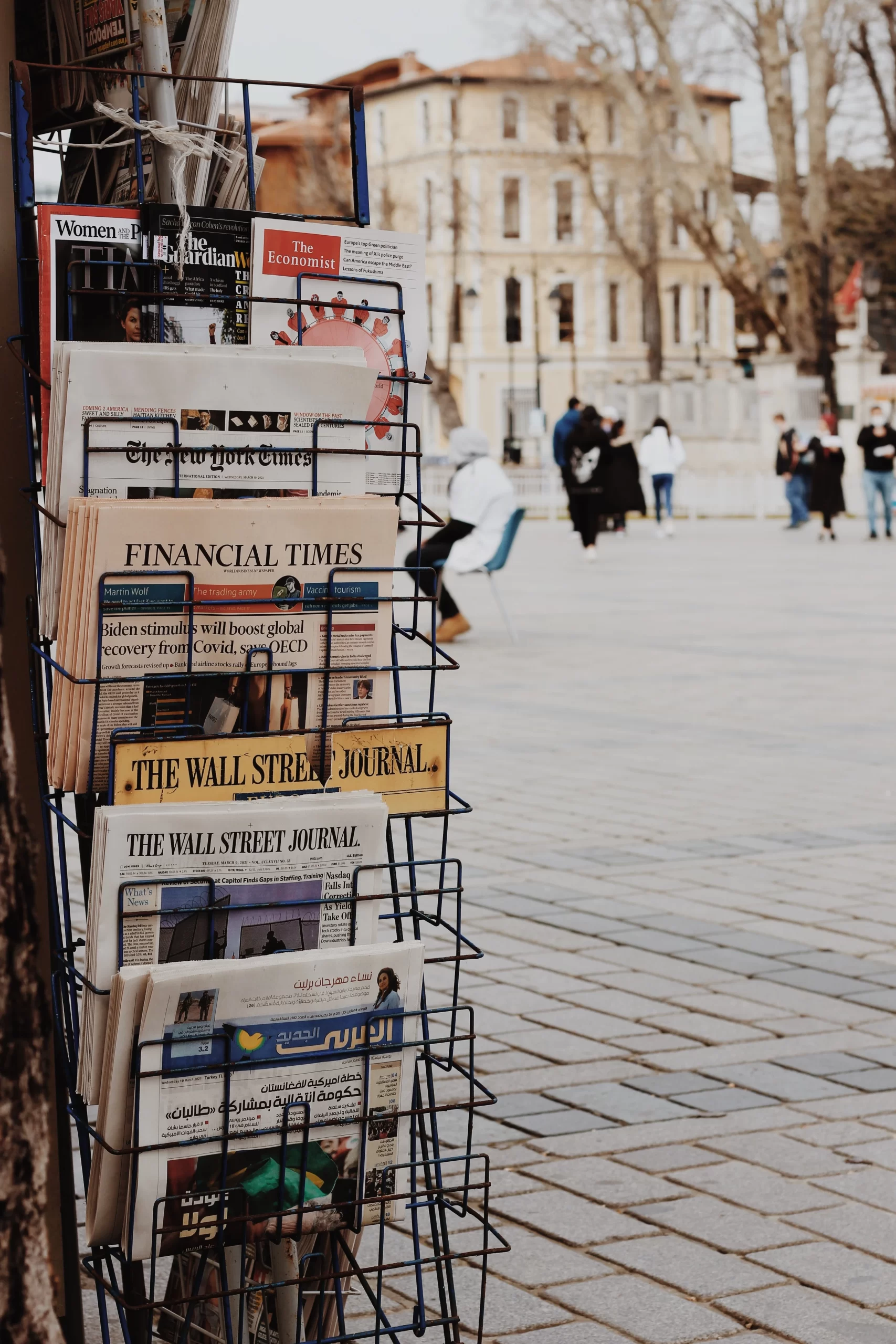 Newspapers in news rack on display.</p>
<p>Published on March 10, 2021<br />
Canon, EOS 700D<br />
Free to use under the Unsplash License