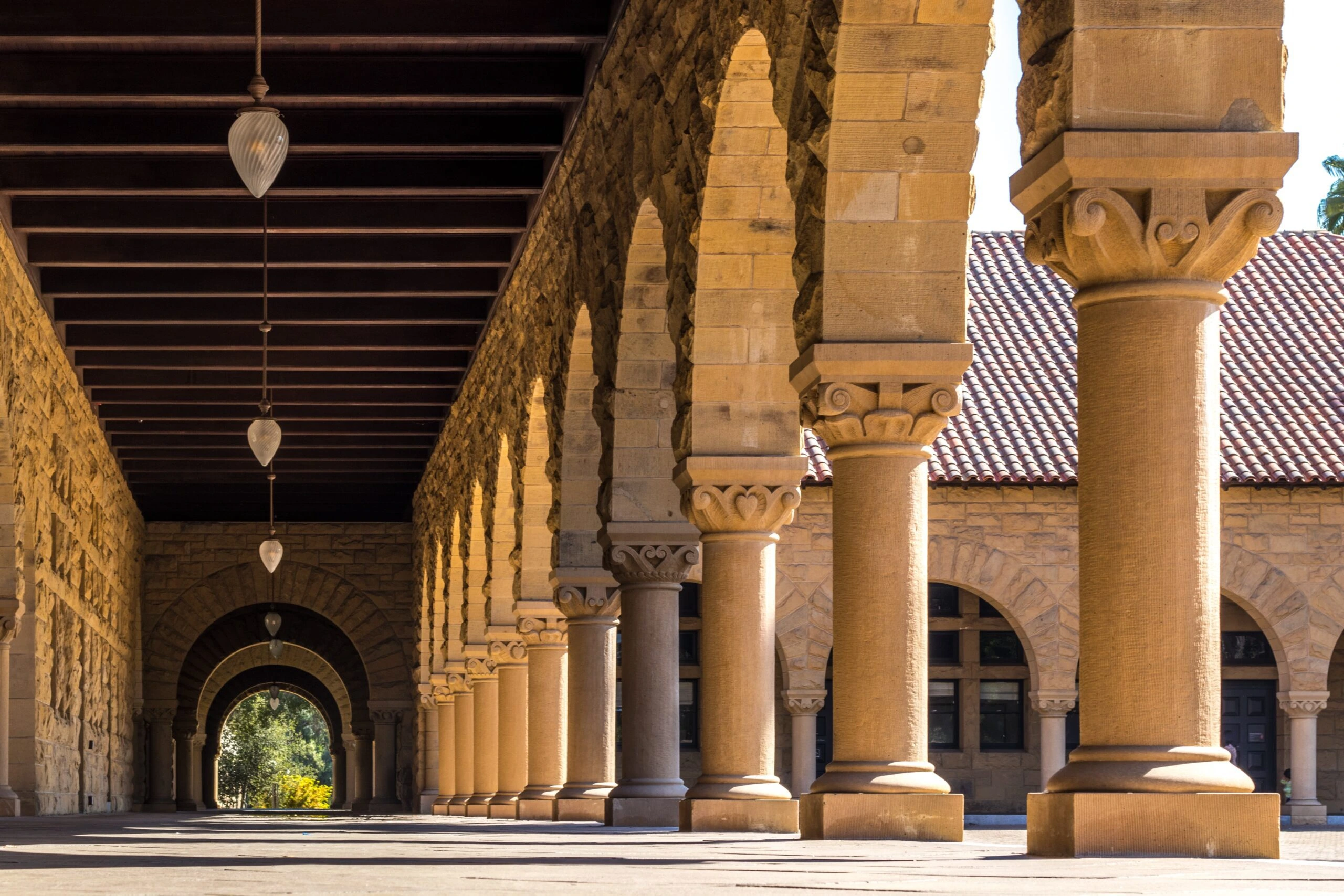 jason-leung-Stanford-Arches-unsplash-scaled