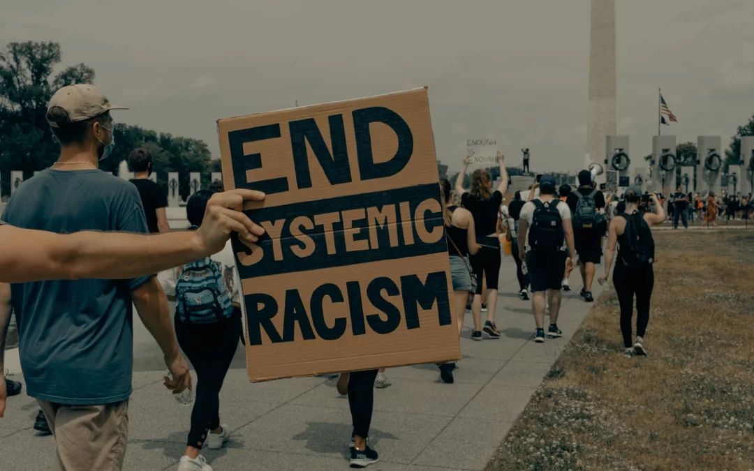 Washington D.C., DC, USA Published on June 8, 2020 SONY, ILCE-7M3 Free to use under the Unsplash License People march towards the Washington Monument at the Black Lives Matter protest in Washington DC 6/6/2020 (IG: @clay.banks)