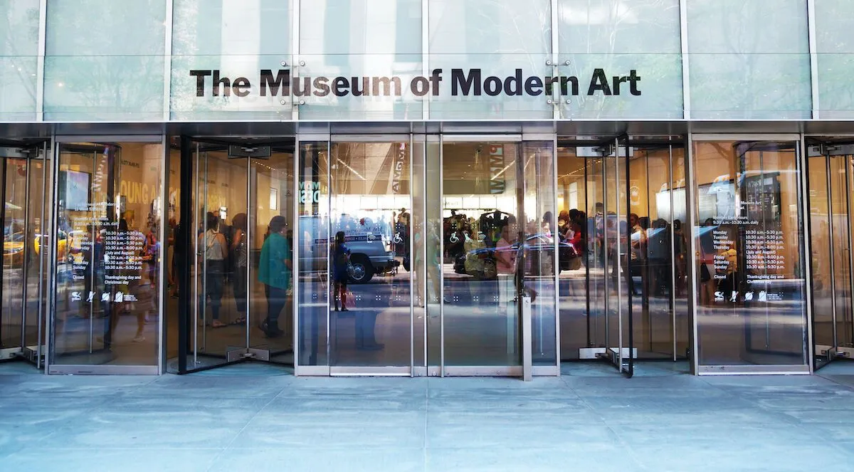 How To Make the Most of Your One Day at the MoMA in New York City<br />
NEW YORK CITY MUSEUMS<br />
by ARYANA AZARI 